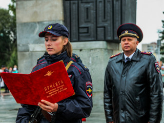 В столице Алтайского края привели к присяге первокурсников БЮИ МВД России